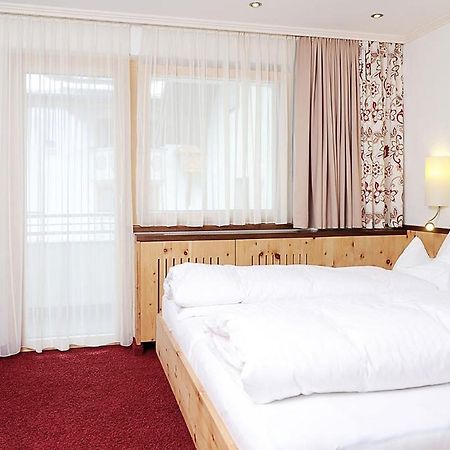 אישגל Hotel Kristall B&B מראה חיצוני תמונה