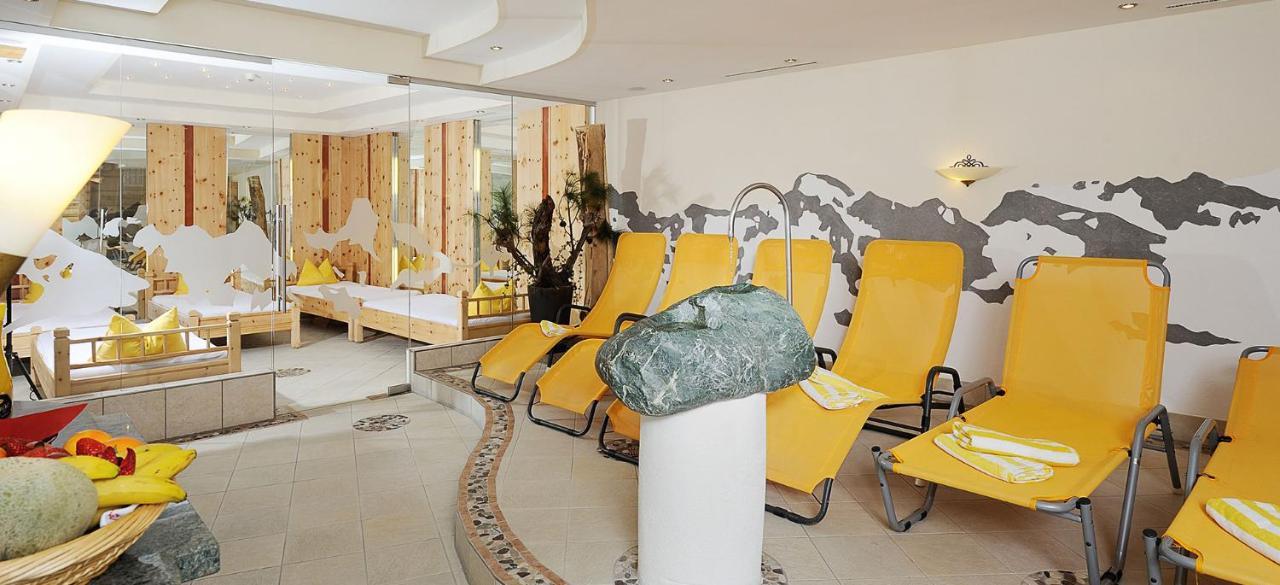 אישגל Hotel Kristall B&B מראה חיצוני תמונה