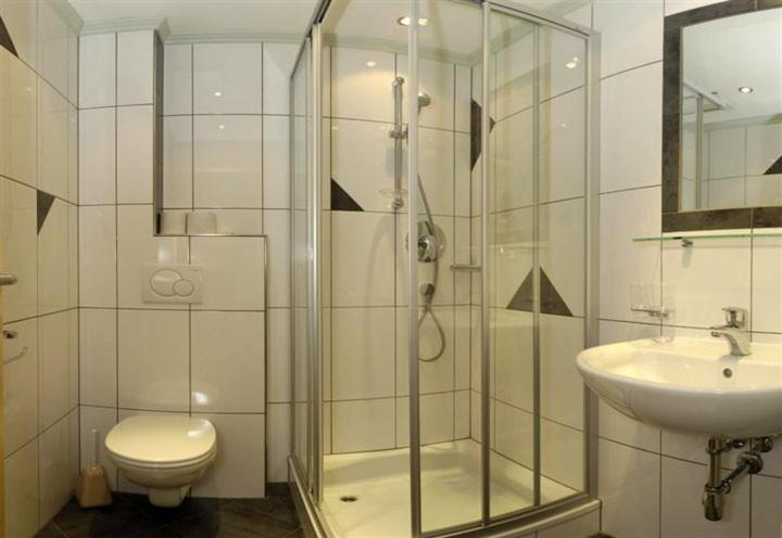 אישגל Hotel Kristall B&B מראה חיצוני תמונה
