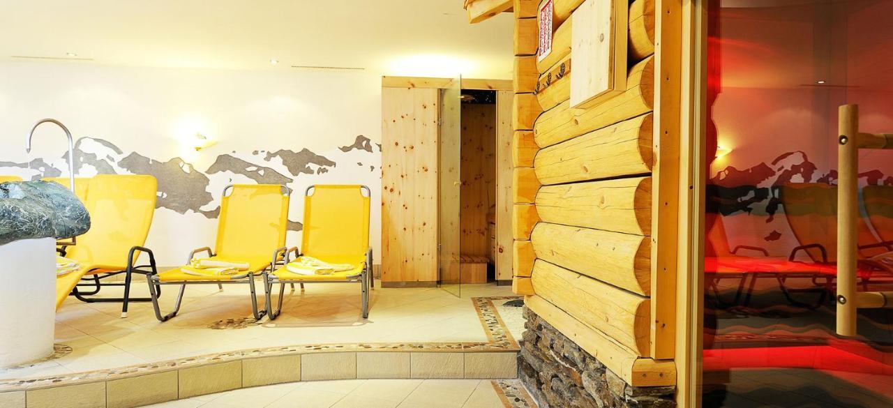 אישגל Hotel Kristall B&B מראה חיצוני תמונה