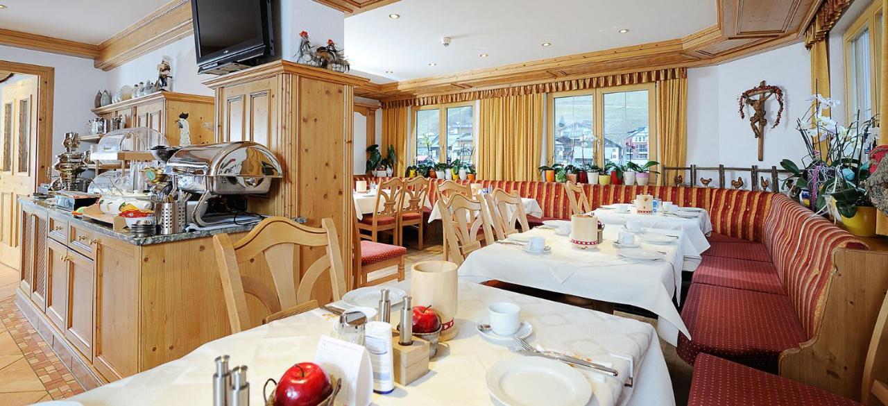 אישגל Hotel Kristall B&B מראה חיצוני תמונה