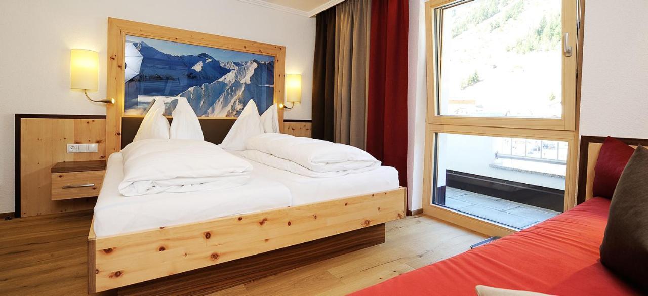אישגל Hotel Kristall B&B מראה חיצוני תמונה
