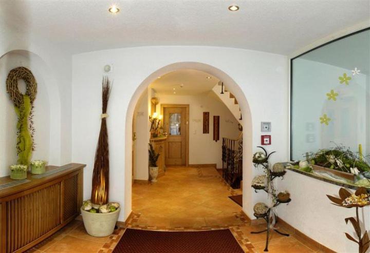 אישגל Hotel Kristall B&B מראה חיצוני תמונה