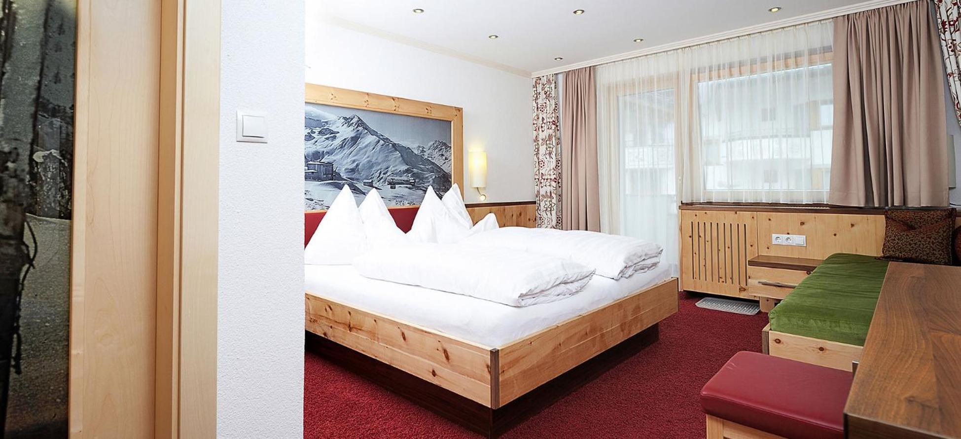 אישגל Hotel Kristall B&B מראה חיצוני תמונה